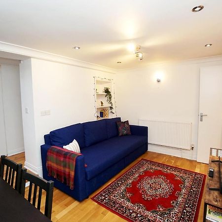 לונדון Cozy Retreat By Aresti Hotels מראה חיצוני תמונה