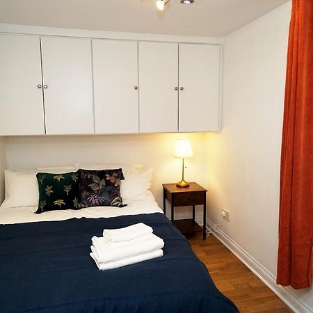 לונדון Cozy Retreat By Aresti Hotels מראה חיצוני תמונה